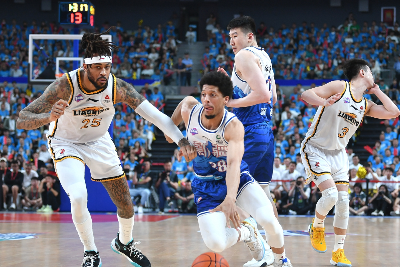 NG28今晨欧超杯焦点战；辽宁本钢回应争议；气氛紧张；身体对抗强度拉满(王楚钦爆冷出局国乒反应)