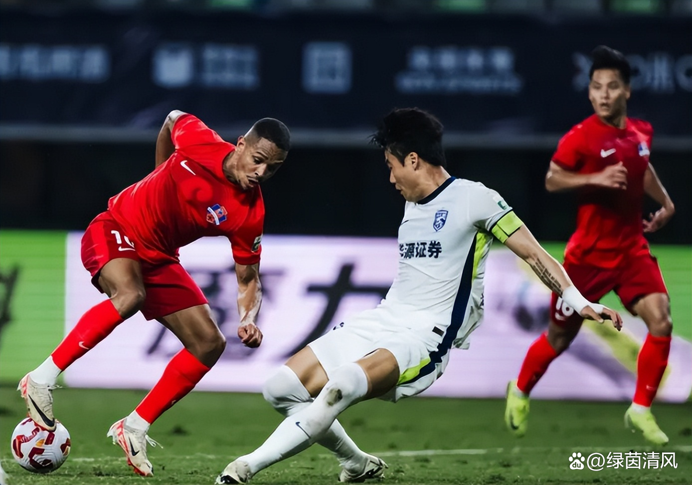 南宫28包含武汉三镇发布备战花絮，赛后完成体检，西甲任务艰巨，数据趋势出现新变化的词条